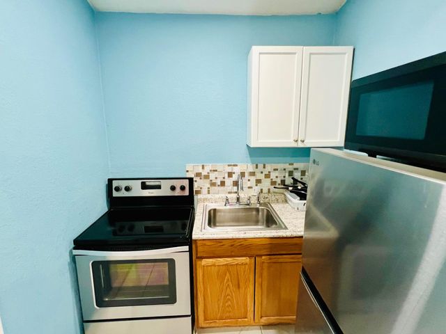 3387 NW 37TH Avenue, Lauderdale Lakes, FL 33309