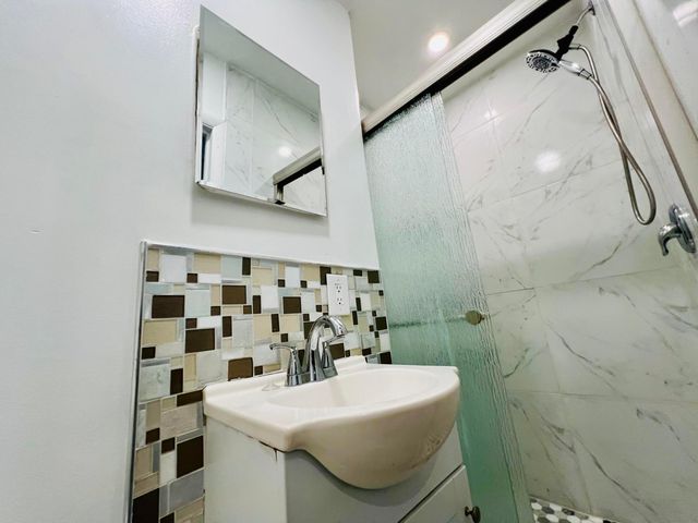 3387 NW 37TH Avenue, Lauderdale Lakes, FL 33309