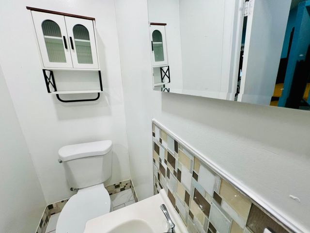 3387 NW 37TH Avenue, Lauderdale Lakes, FL 33309
