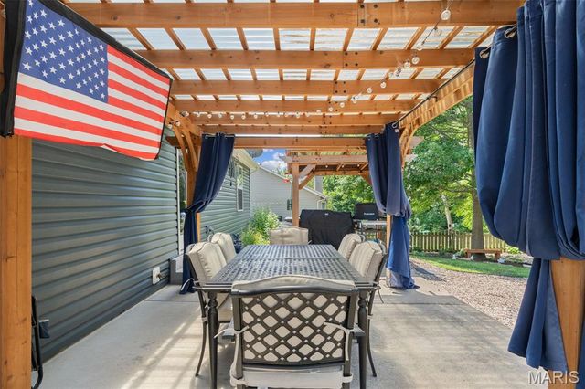 41 Great Owls Way, Winfield, MO 63389