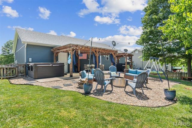 41 Great Owls Way, Winfield, MO 63389