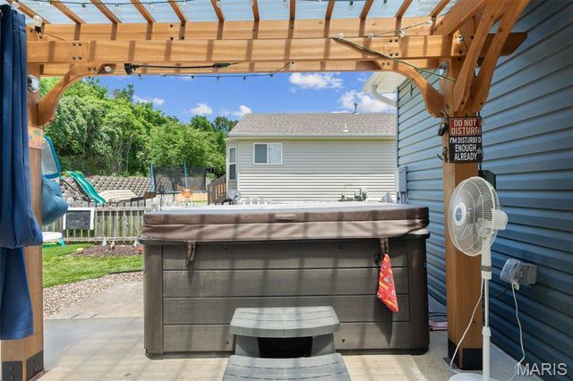 41 Great Owls Way, Winfield, MO 63389