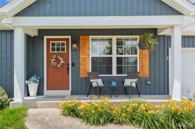 41 Great Owls Way, Winfield, MO 63389