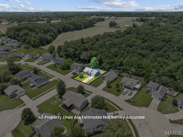 41 Great Owls Way, Winfield, MO 63389