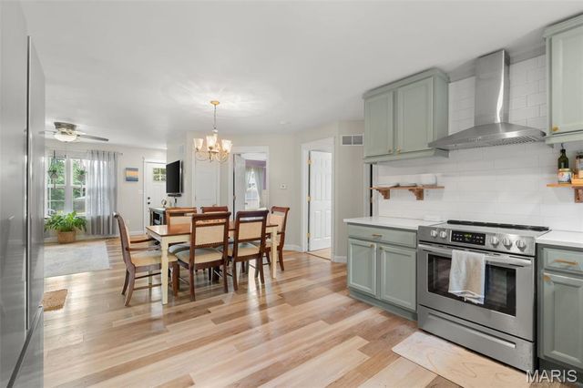 41 Great Owls Way, Winfield, MO 63389