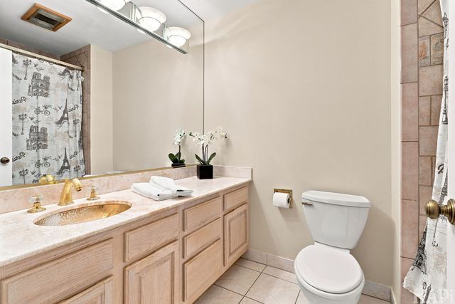 1082 Creekside Court 2B, Wheeling, IL 60090