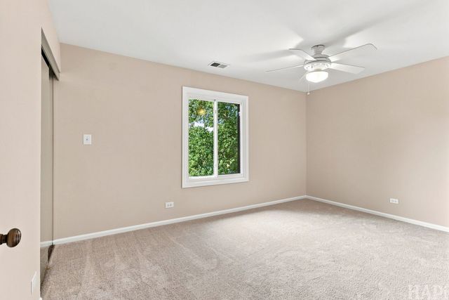 1082 Creekside Court 2B, Wheeling, IL 60090