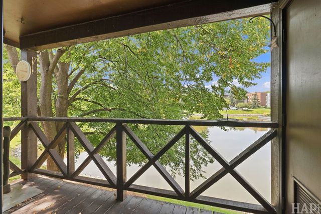 1082 Creekside Court 2B, Wheeling, IL 60090