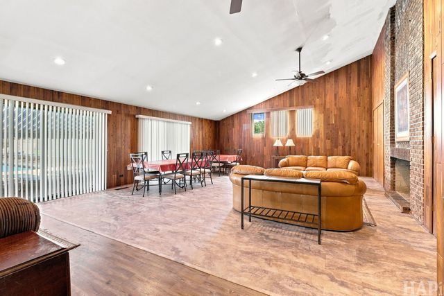 1082 Creekside Court 2B, Wheeling, IL 60090