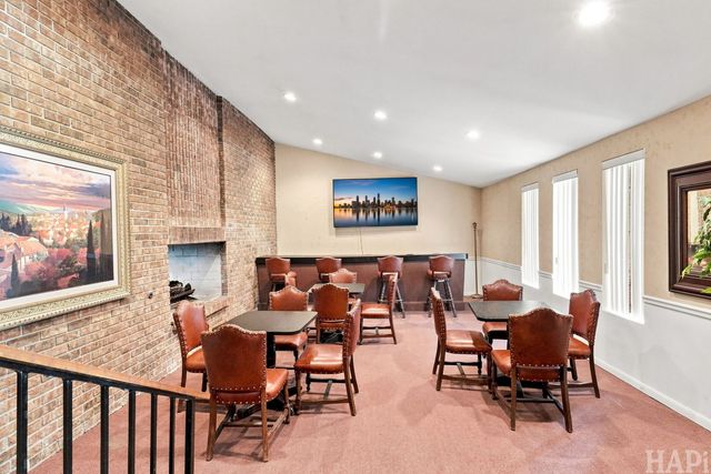 1082 Creekside Court 2B, Wheeling, IL 60090