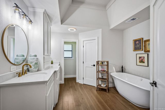 104 Bosque, Seguin, TX 78155