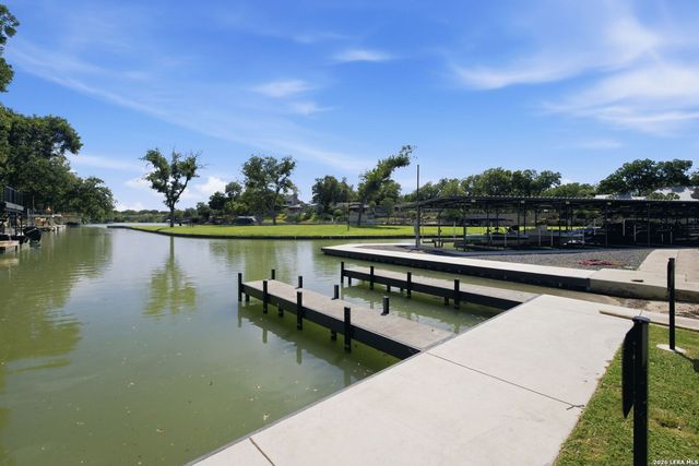 104 Bosque, Seguin, TX 78155