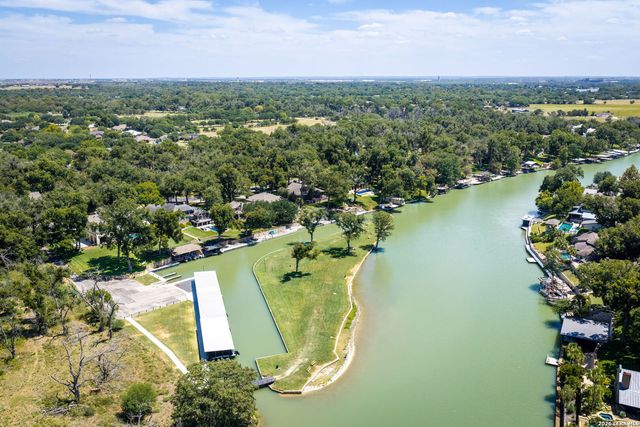 104 Bosque, Seguin, TX 78155