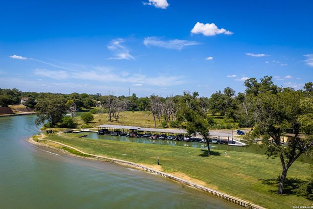 104 Bosque, Seguin, TX 78155