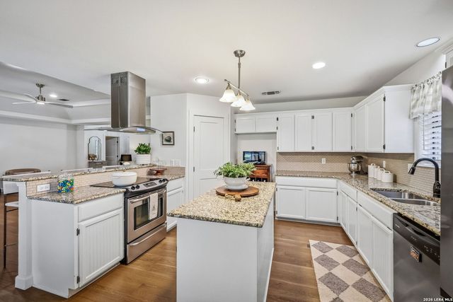 104 Bosque, Seguin, TX 78155
