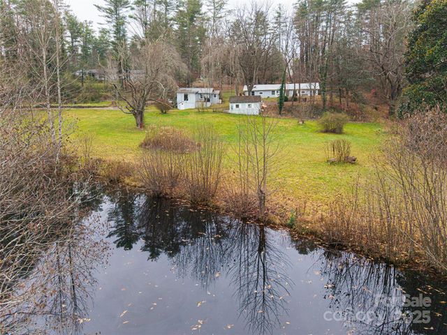 57 Twin Ponds Lane, Hendersonville, NC 28739