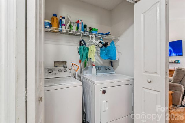 13221 Crooked Pine Court, Charlotte, NC 28215