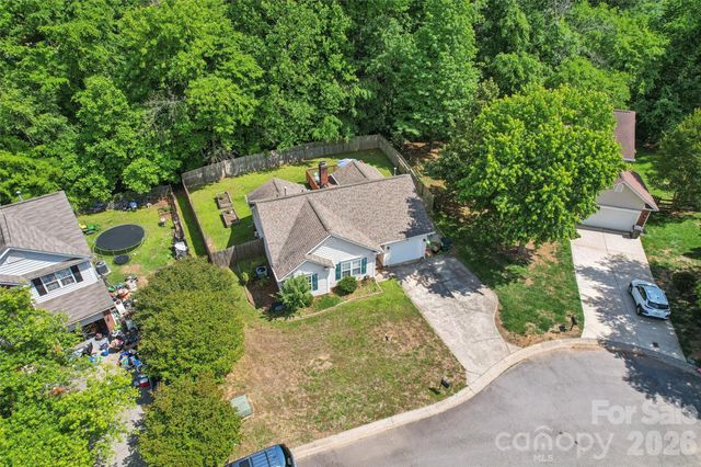 13221 Crooked Pine Court, Charlotte, NC 28215