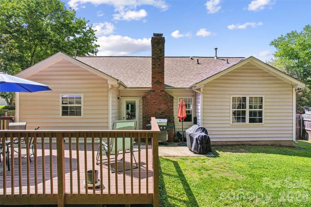 13221 Crooked Pine Court, Charlotte, NC 28215