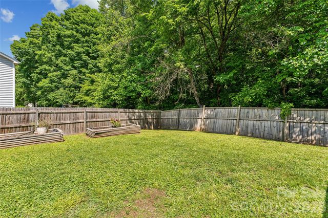 13221 Crooked Pine Court, Charlotte, NC 28215