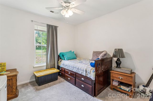 13221 Crooked Pine Court, Charlotte, NC 28215