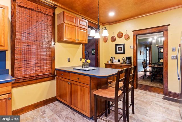 18 E KELLER ST, Mechanicsburg, PA 17055