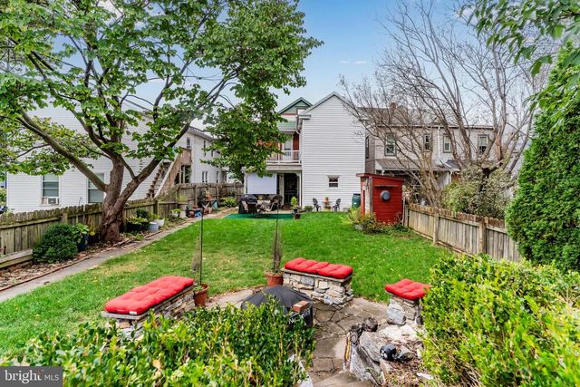 18 E KELLER ST, Mechanicsburg, PA 17055