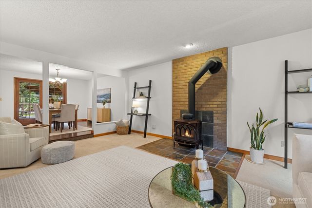 6923 237th Avenue NE, Redmond, WA 98053