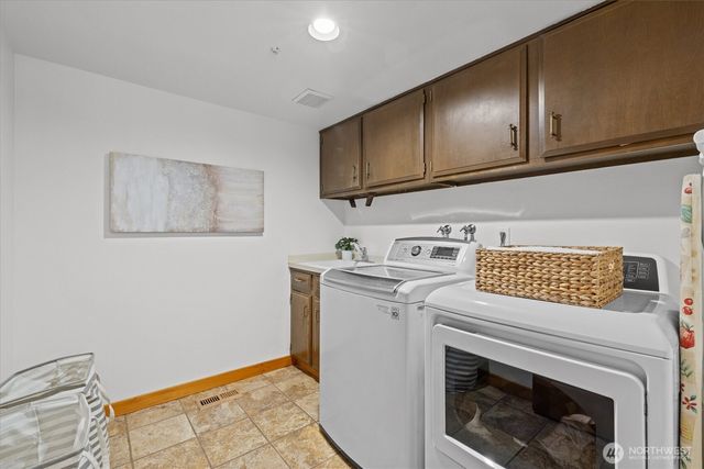 6923 237th Avenue NE, Redmond, WA 98053