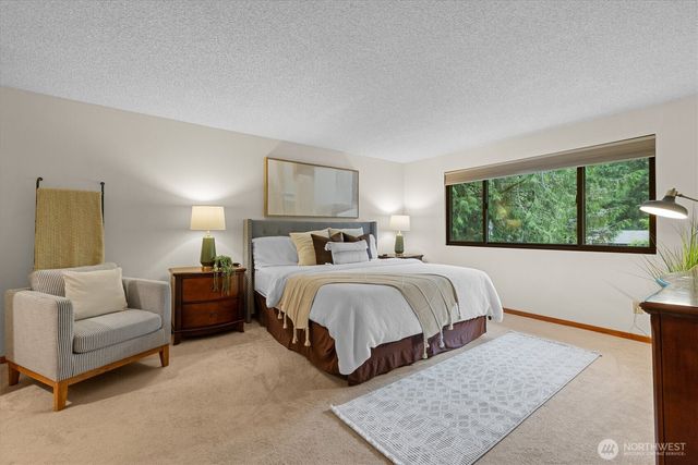 6923 237th Avenue NE, Redmond, WA 98053
