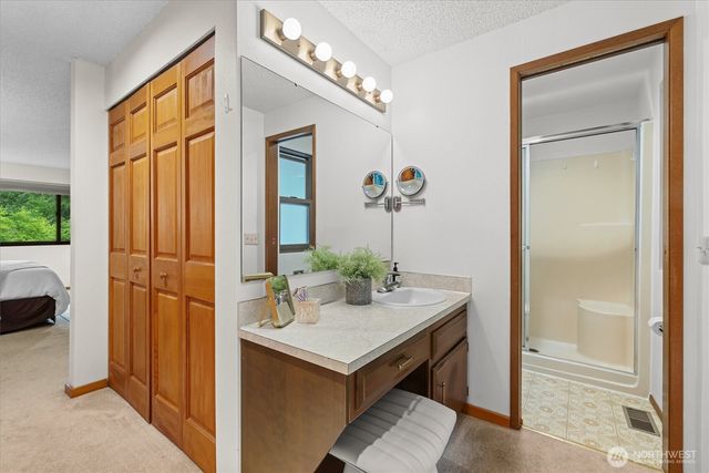 6923 237th Avenue NE, Redmond, WA 98053