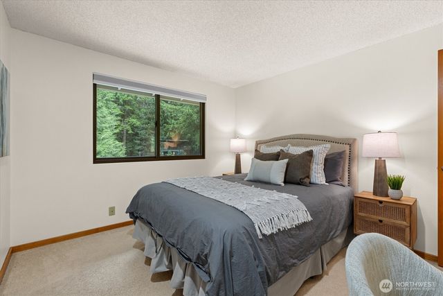 6923 237th Avenue NE, Redmond, WA 98053