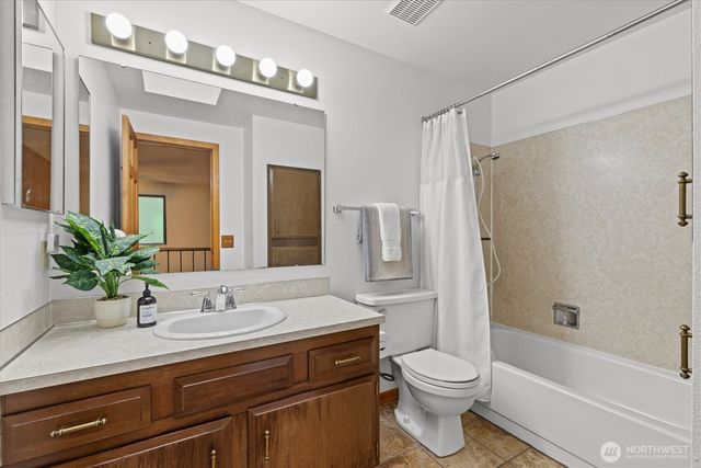 6923 237th Avenue NE, Redmond, WA 98053
