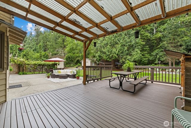 6923 237th Avenue NE, Redmond, WA 98053