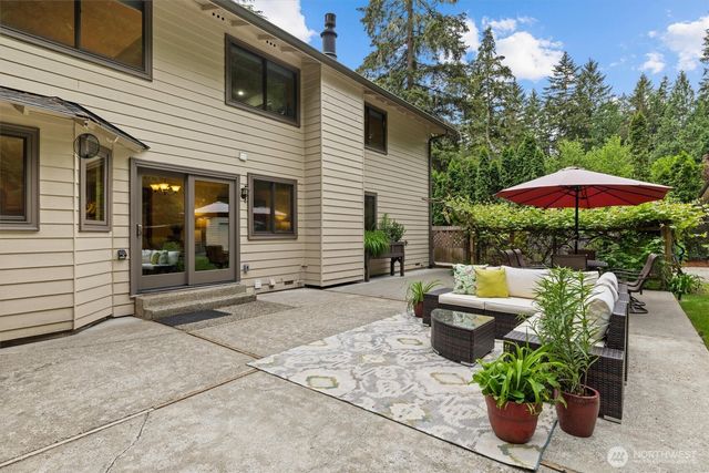 6923 237th Avenue NE, Redmond, WA 98053
