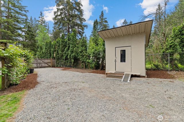 6923 237th Avenue NE, Redmond, WA 98053