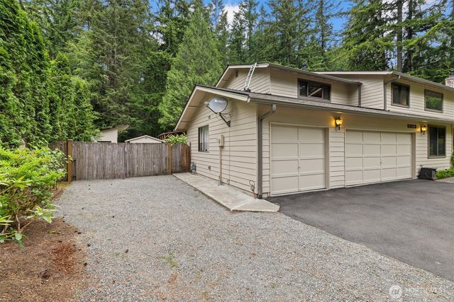 6923 237th Avenue NE, Redmond, WA 98053