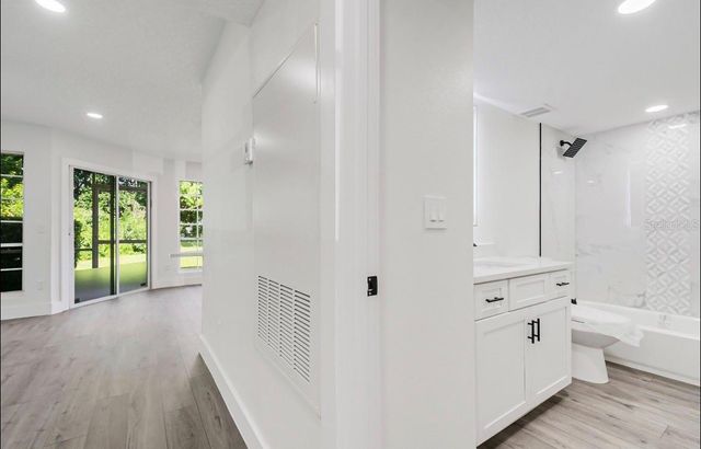 4613 GATE PLACE 104, Orlando, FL 32811