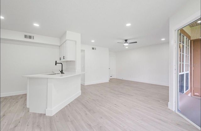 4613 GATE PLACE 104, Orlando, FL 32811