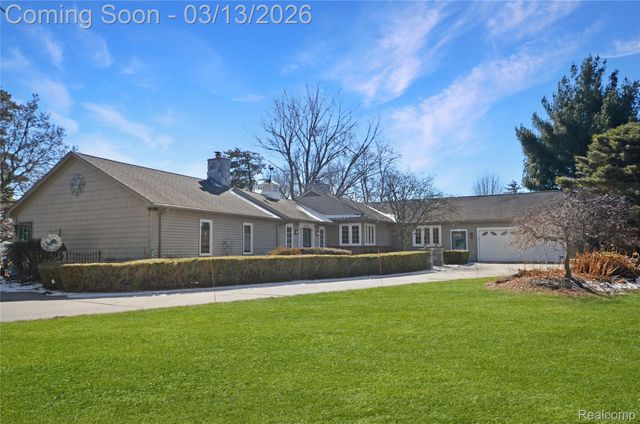 37272 Moravian Drive, Clinton Charter Township, MI 48036