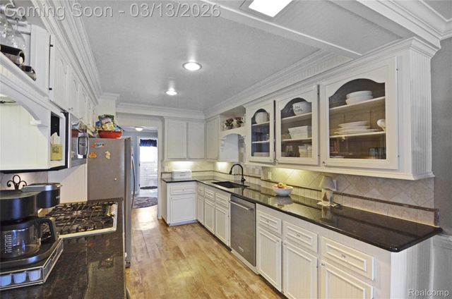 37272 Moravian Drive, Clinton Charter Township, MI 48036