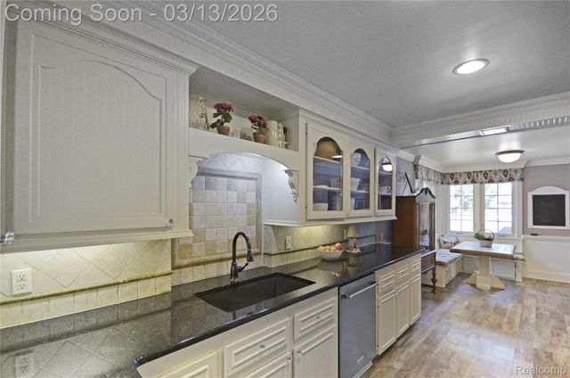 37272 Moravian Drive, Clinton Charter Township, MI 48036