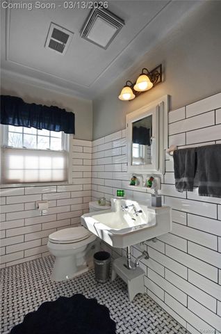 37272 Moravian Drive, Clinton Charter Township, MI 48036