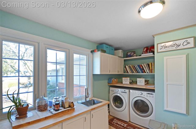 37272 Moravian Drive, Clinton Charter Township, MI 48036