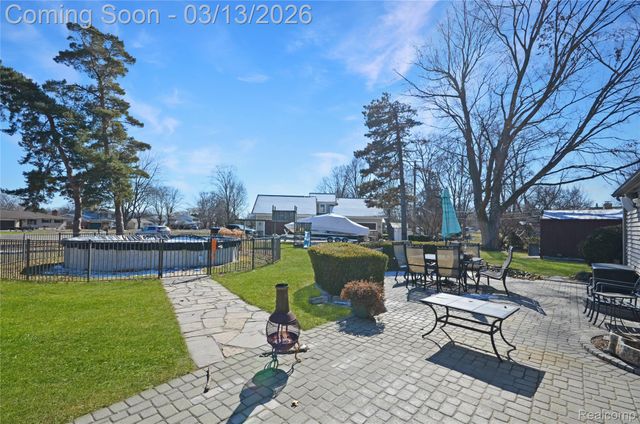 37272 Moravian Drive, Clinton Charter Township, MI 48036