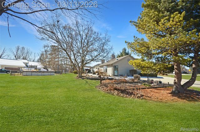 37272 Moravian Drive, Clinton Charter Township, MI 48036