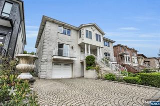 394 Lawton A, Cliffside Park, NJ 07010