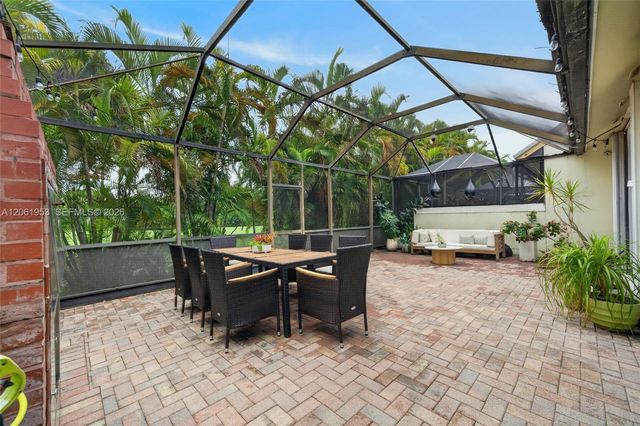 4749 NW 98th Pl, Doral, FL 33178