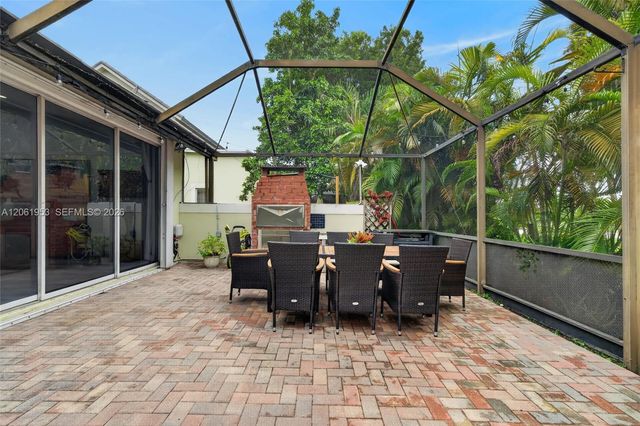 4749 NW 98th Pl, Doral, FL 33178
