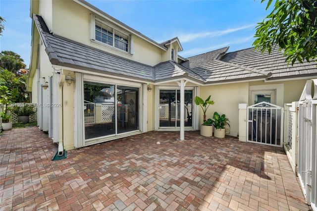 4749 NW 98th Pl, Doral, FL 33178